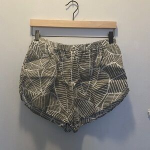 Stylish Green Patterned Women's Shorts
